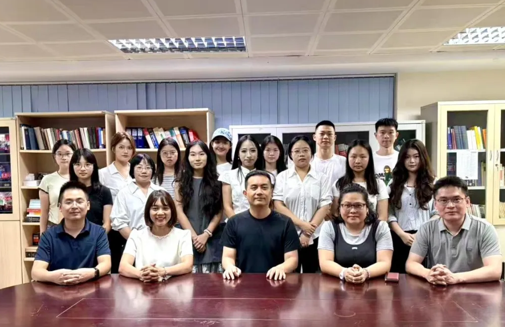 伟德国际bv194615名本硕员工赴越南河内法律大学交换学习